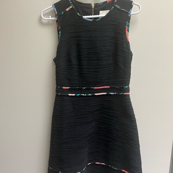 kate spade Dresses & Skirts - KATE SPADE - Black Sleeveless Dress with floral piping. Gold zipper. Size 4.